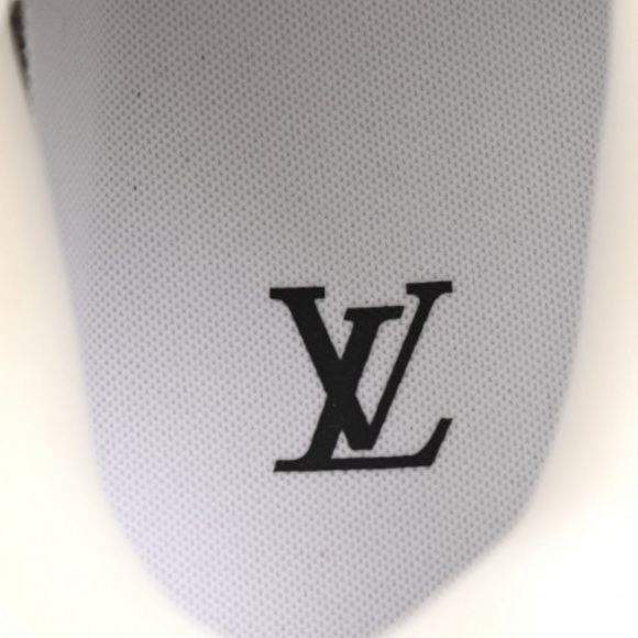 LOUIS VUITTON X NIKE SNEAKER - Picture 3 of 7